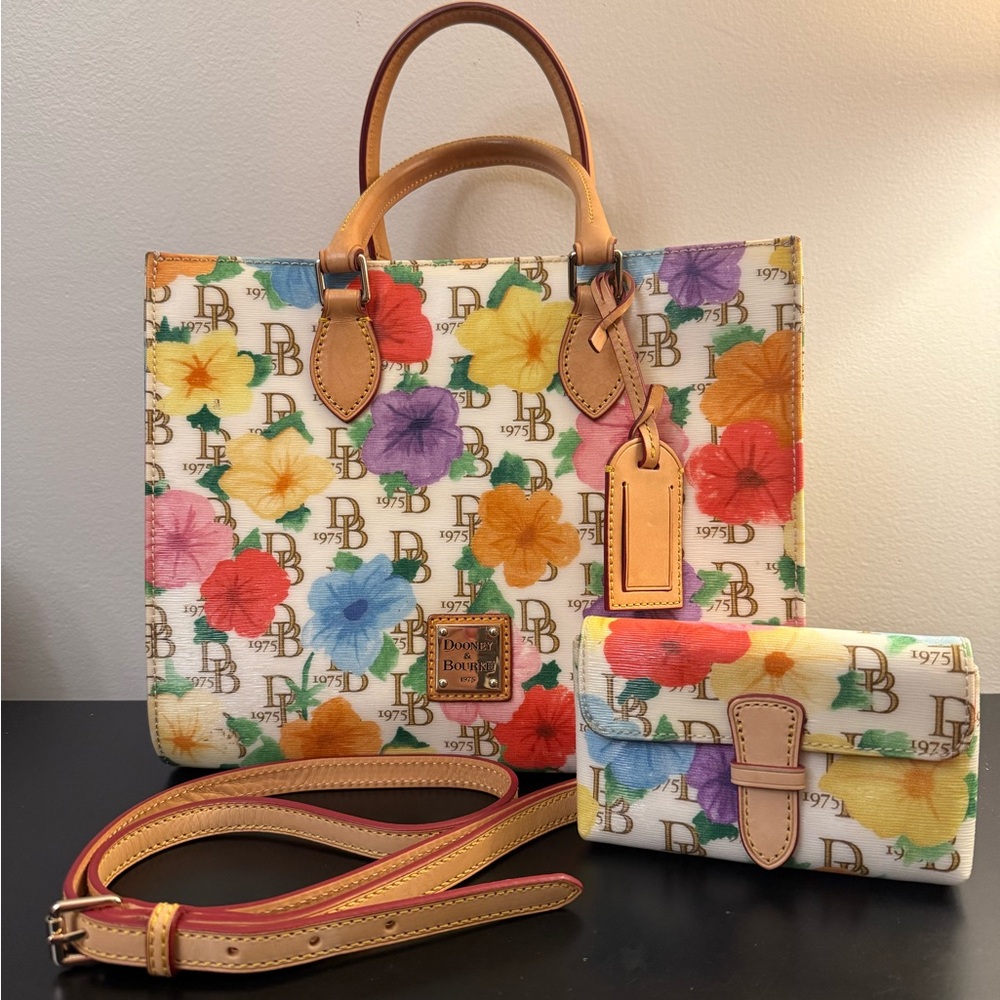 Dooney & Bourke Coated Cotton Floral Print Janine Handbag & Wallet EUC
